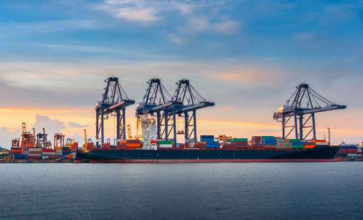 内贸集装箱海运时效指南：您的货物必要几天？