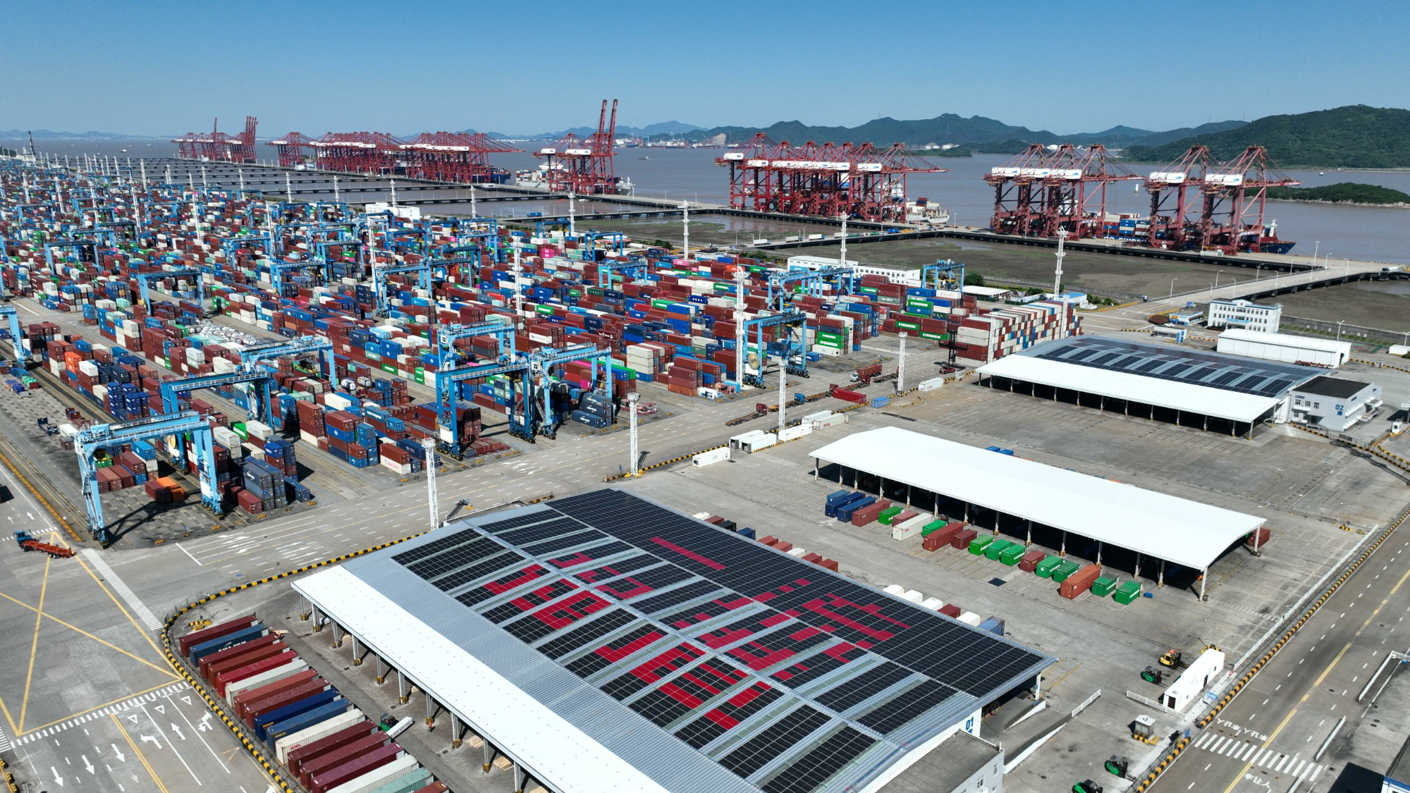 宁波舟山港2025年集装箱吞吐量突破3000万标箱，创汗青新高