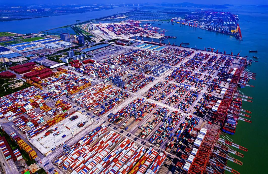 集装箱海运航运业走向正；穆仿菲獒黄